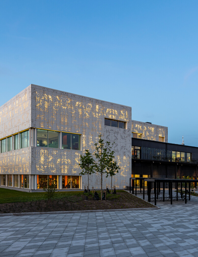 Täby simhall, fotograferat av arkitekturfotograf Mattias Hamrén