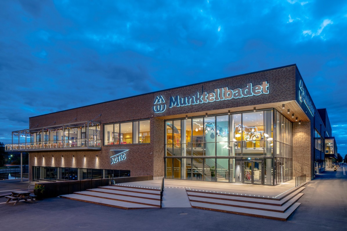 Munktellbadet i Eskilstuna, fotograferat av arkitekturfotograf Mattias Hamrén.