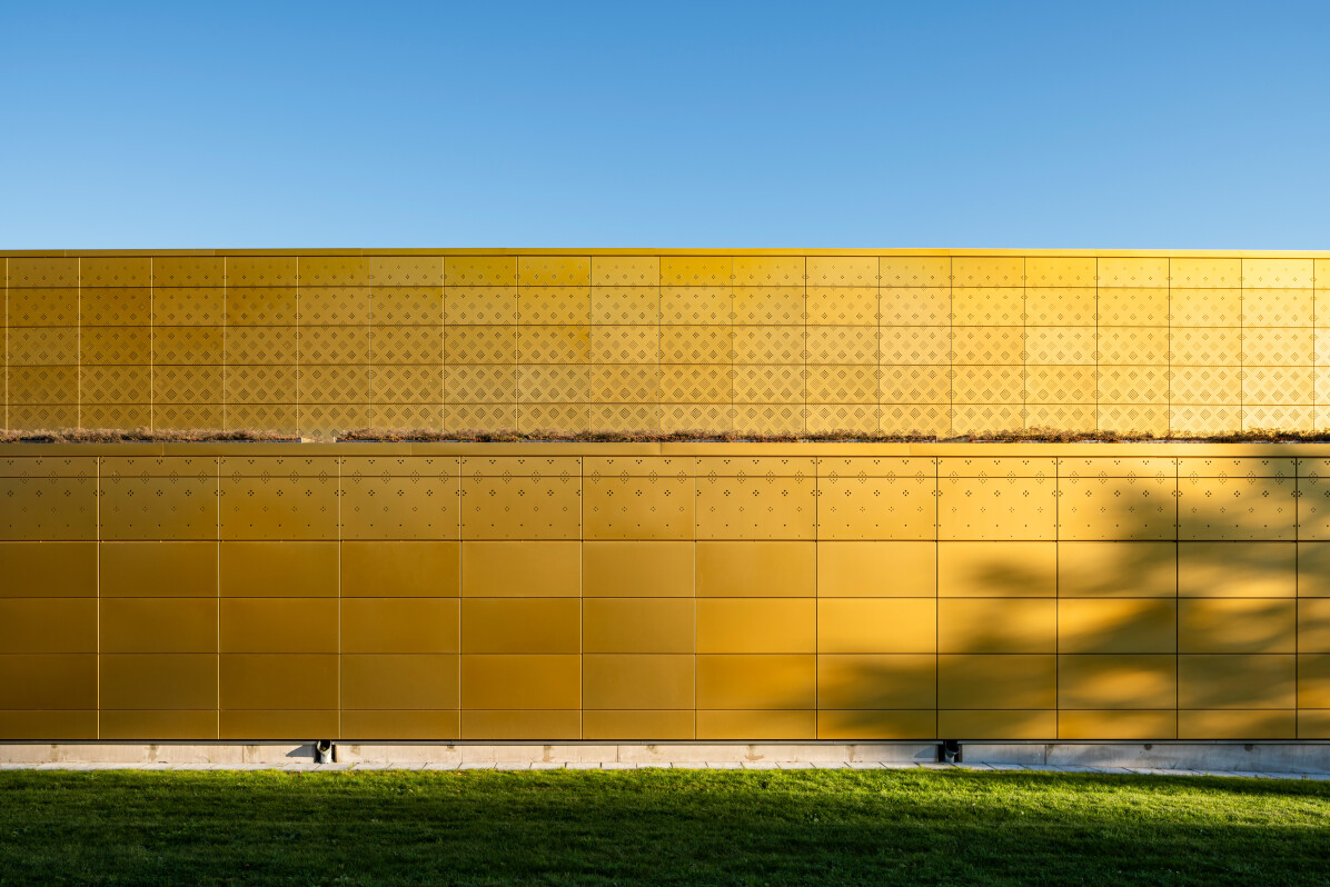 Lyckeskolan i Kinna, ritad av Fredblad Arkitekter. Fasad producerad av Ruukki.